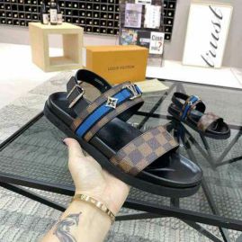 Picture of LV Slippers _SKU562983317791957